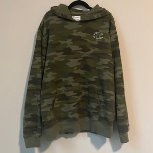 Perfect condition camouflage champion hoodie in an XL and super comfortable